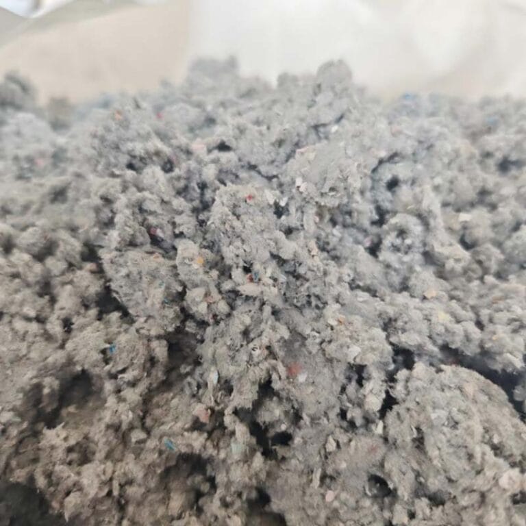 Road-grade lignin fiber for SMA asphalt